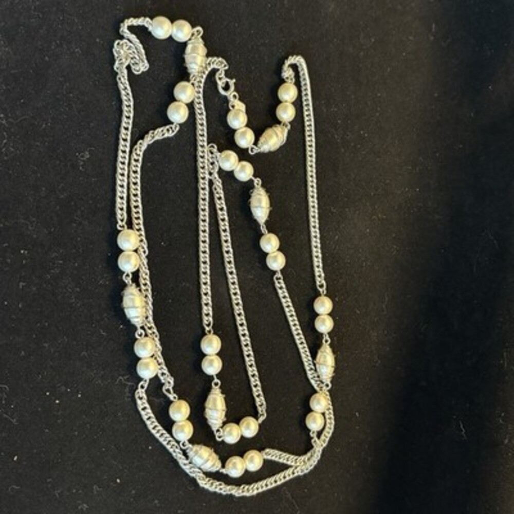 Sarah Coventry Signed Silver Tone Rope Chain Faux Pearl Bead Necklace